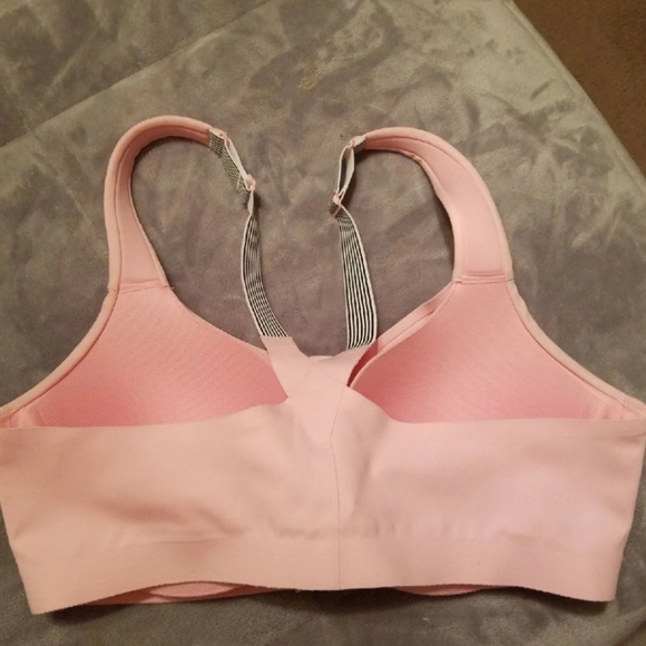 Sports Bra NWOT Victoria Secret 36D New - Picture 2 of 4